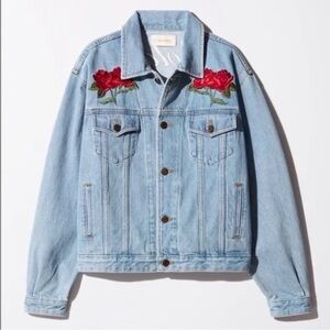 Aritzia TNA embroidered rose denim oversized jacket in size small